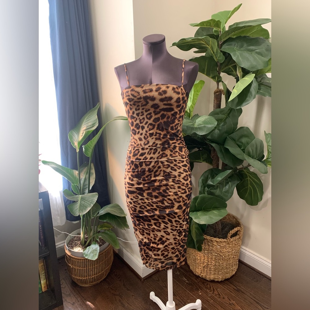 Fashion Nova women’s leopard midi dress